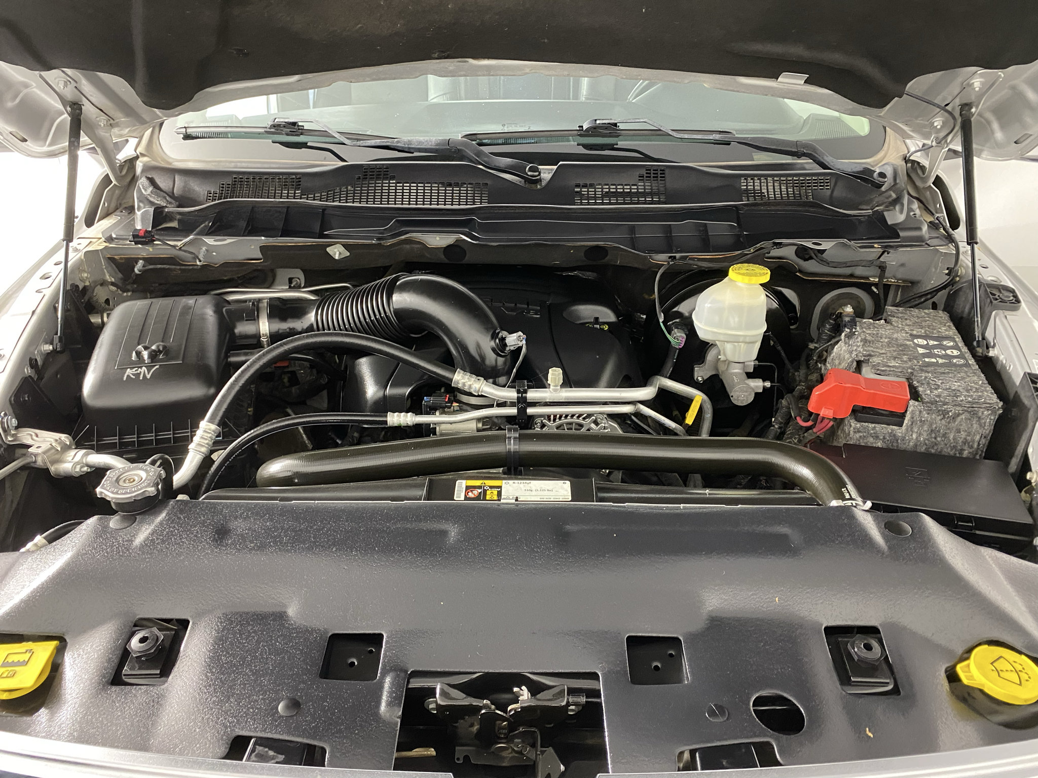 Used 2018 RAM 1500 Laramie w/ Convenience Group AWD/4WD image 28