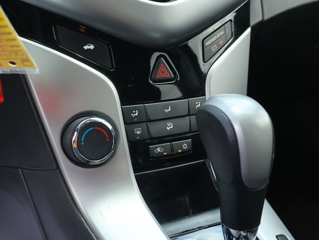 Used 2016 Chevrolet Cruze LT FWD image 34