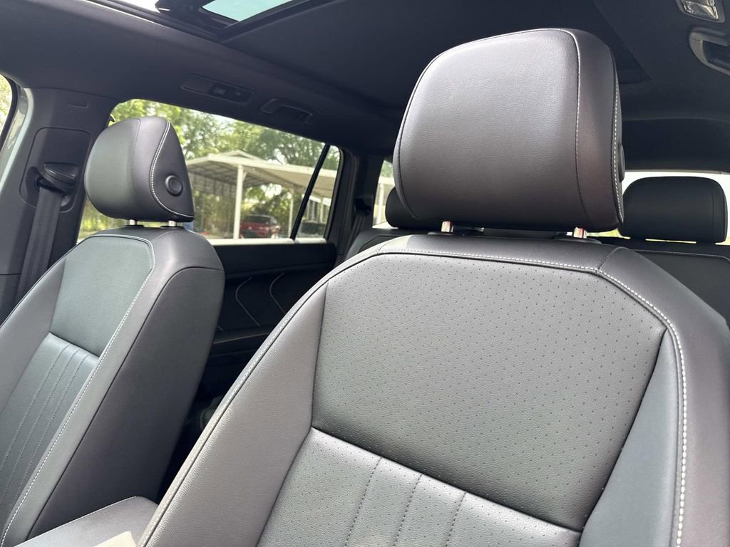 Used 2023 Volkswagen Tiguan SE R-Line image 21