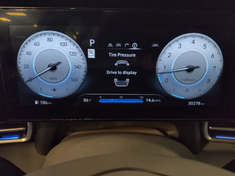 Used 2025 Hyundai Elantra SEL image 23