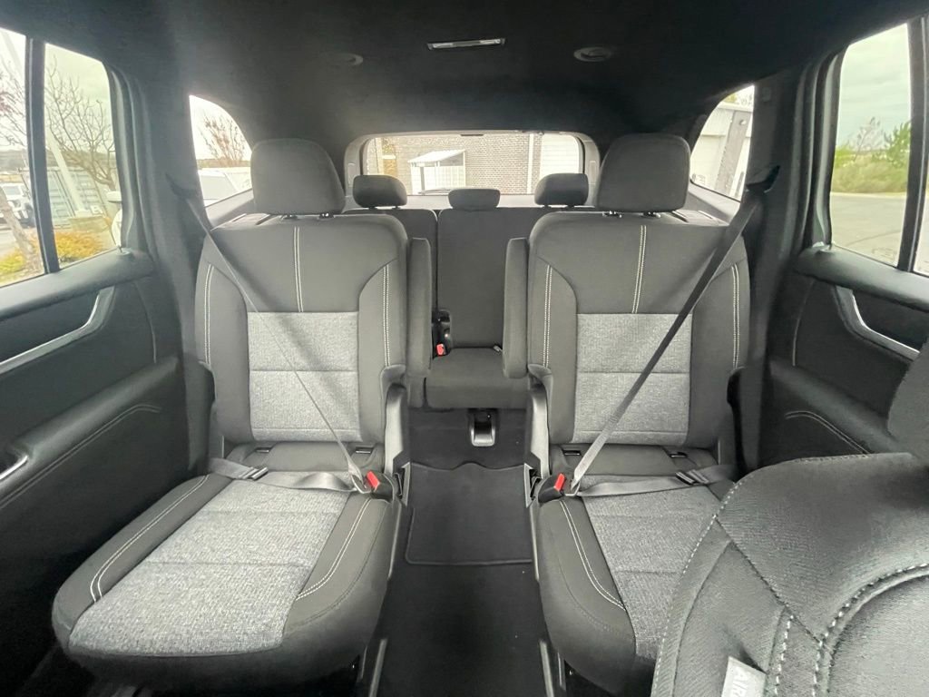 New 2026 GMC Acadia Elevation image 24