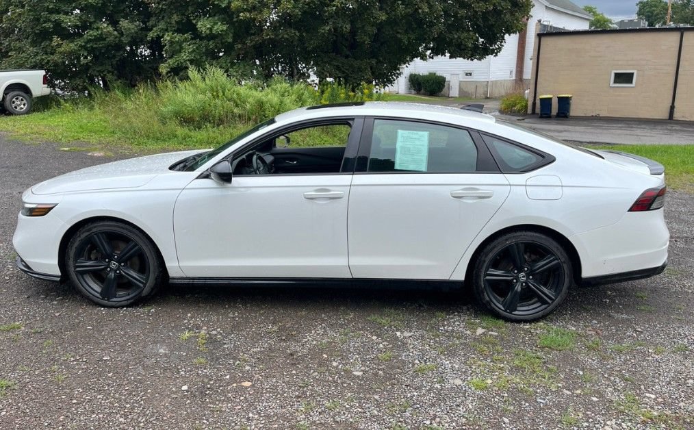 Used 2023 Honda Accord Sport image 11