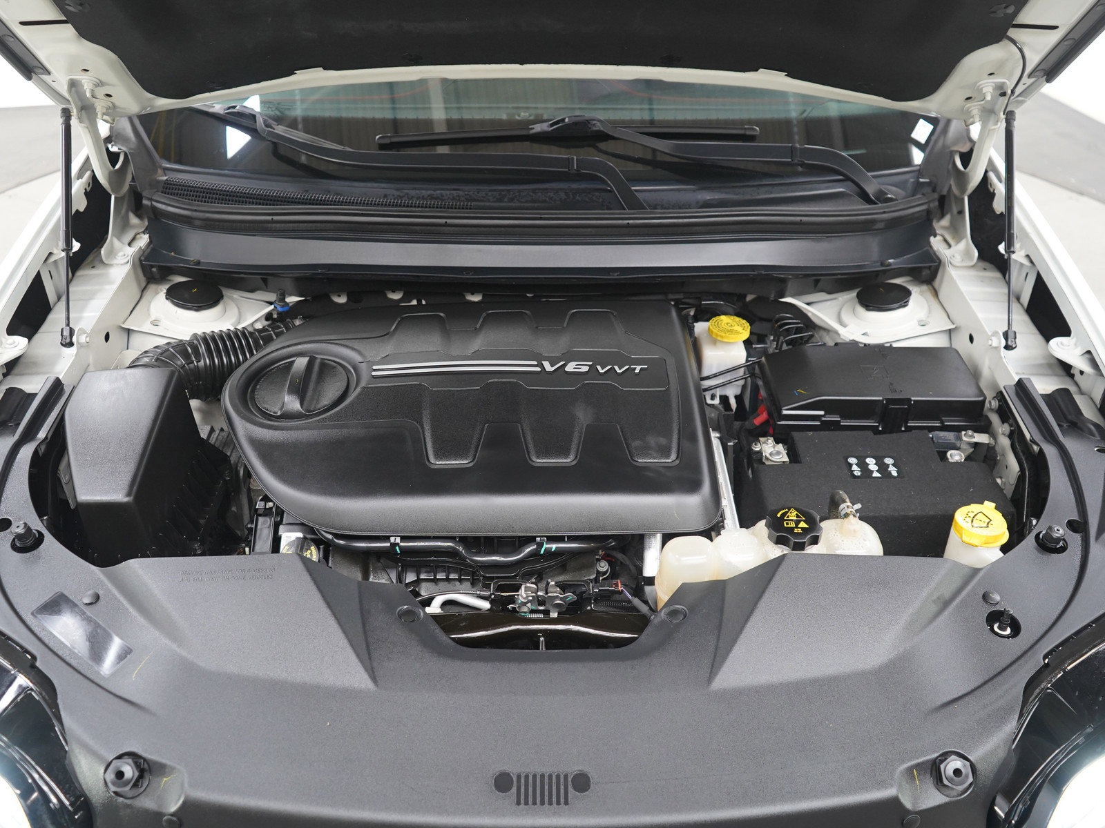 Used 2019 Jeep Cherokee Trailhawk w/ Cold Weather Group image 30