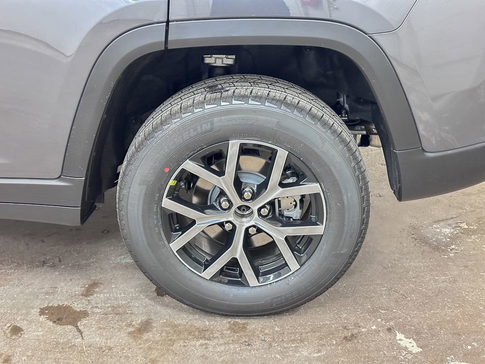 New 2025 Jeep Grand Cherokee Limited image 44