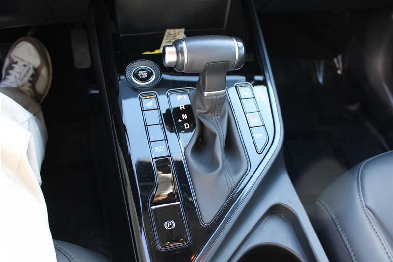 Used 2023 Kia Niro EX image 18