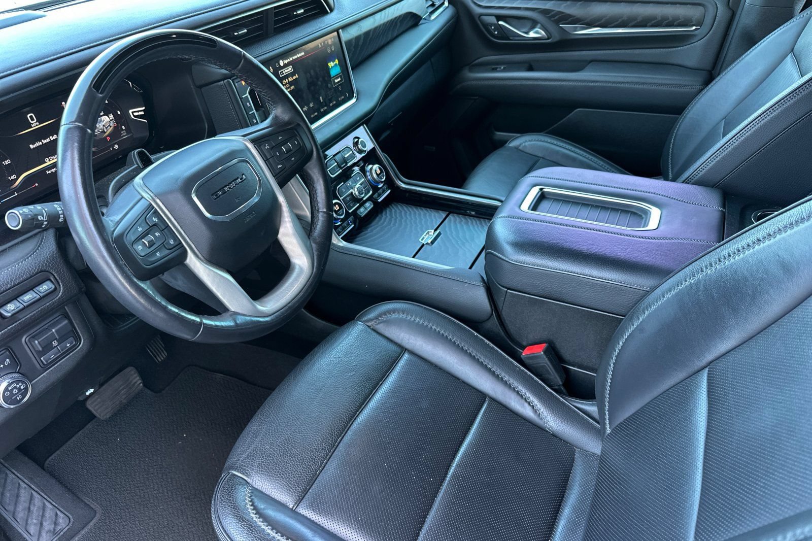 Used 2023 GMC Yukon XL Denali w/ Denali Reserve Package AWD/4WD image 10