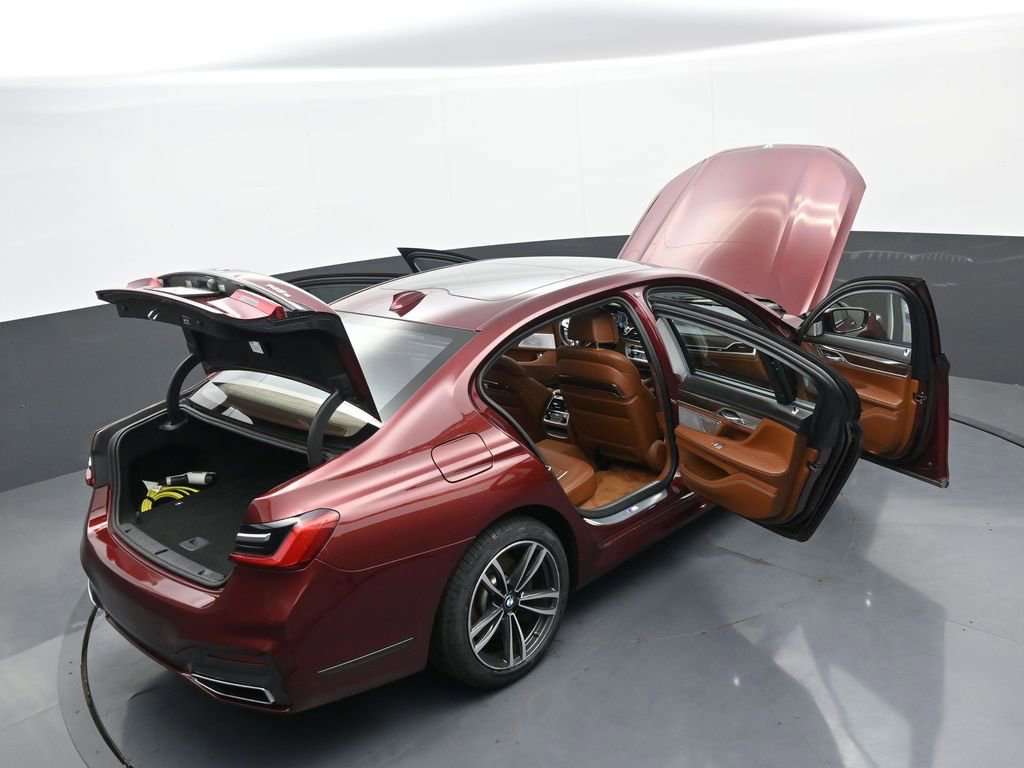 Used 2020 BMW 745e xDrive image 45