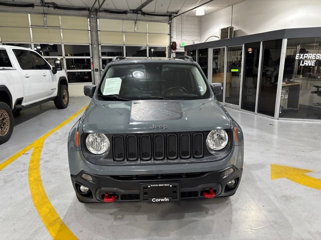 Used 2017 Jeep Renegade Trailhawk AWD/4WD image 3