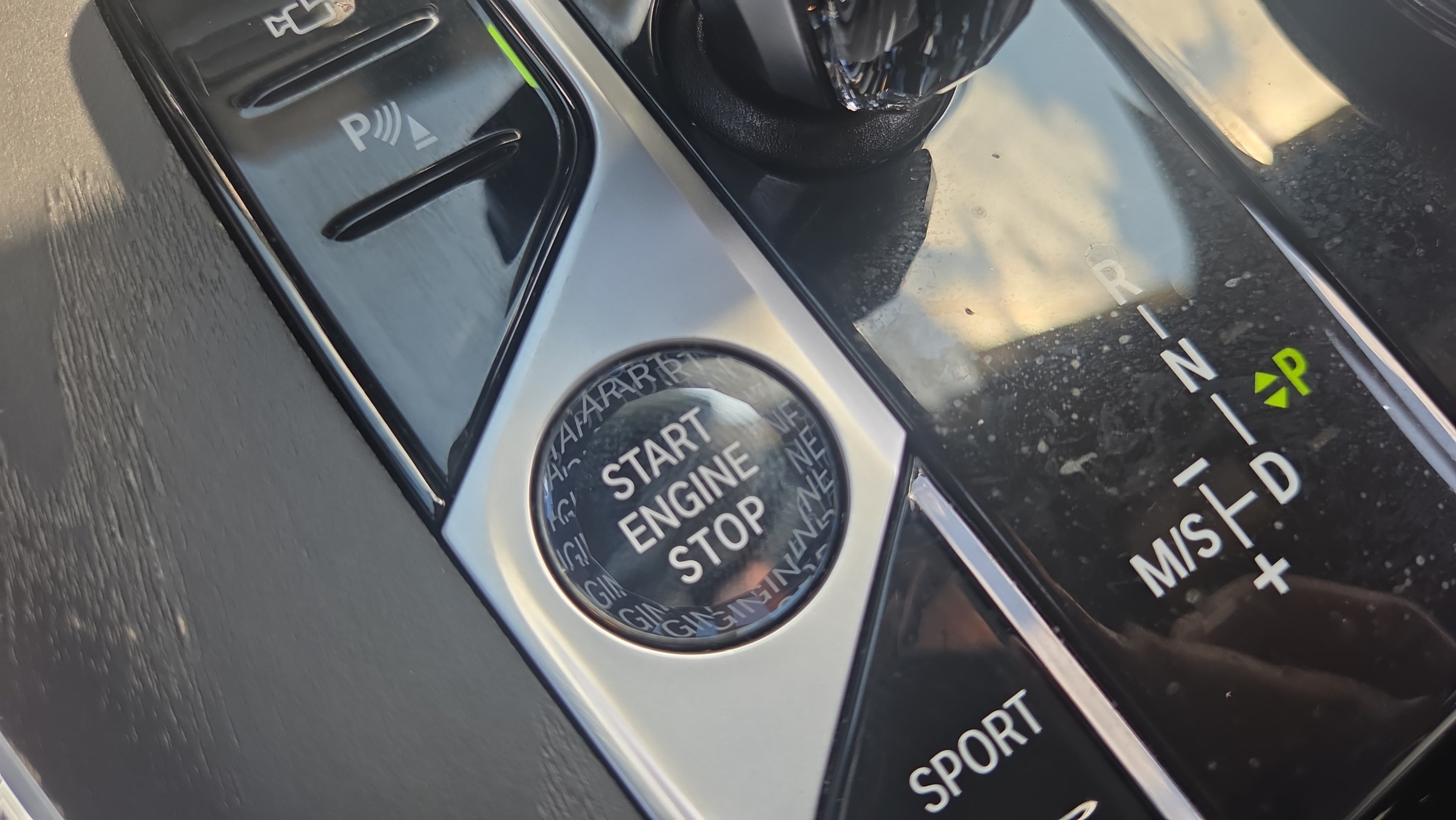 Used 2022 BMW X7 xDrive40i w/ M Sport Package AWD/4WD image 36