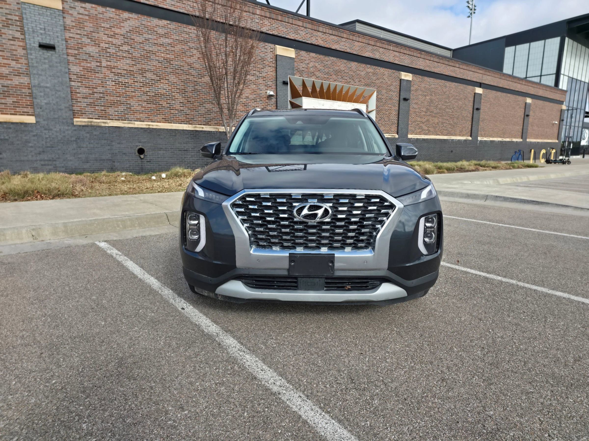 Used 2020 Hyundai Palisade SEL w/ Premium Package image 3