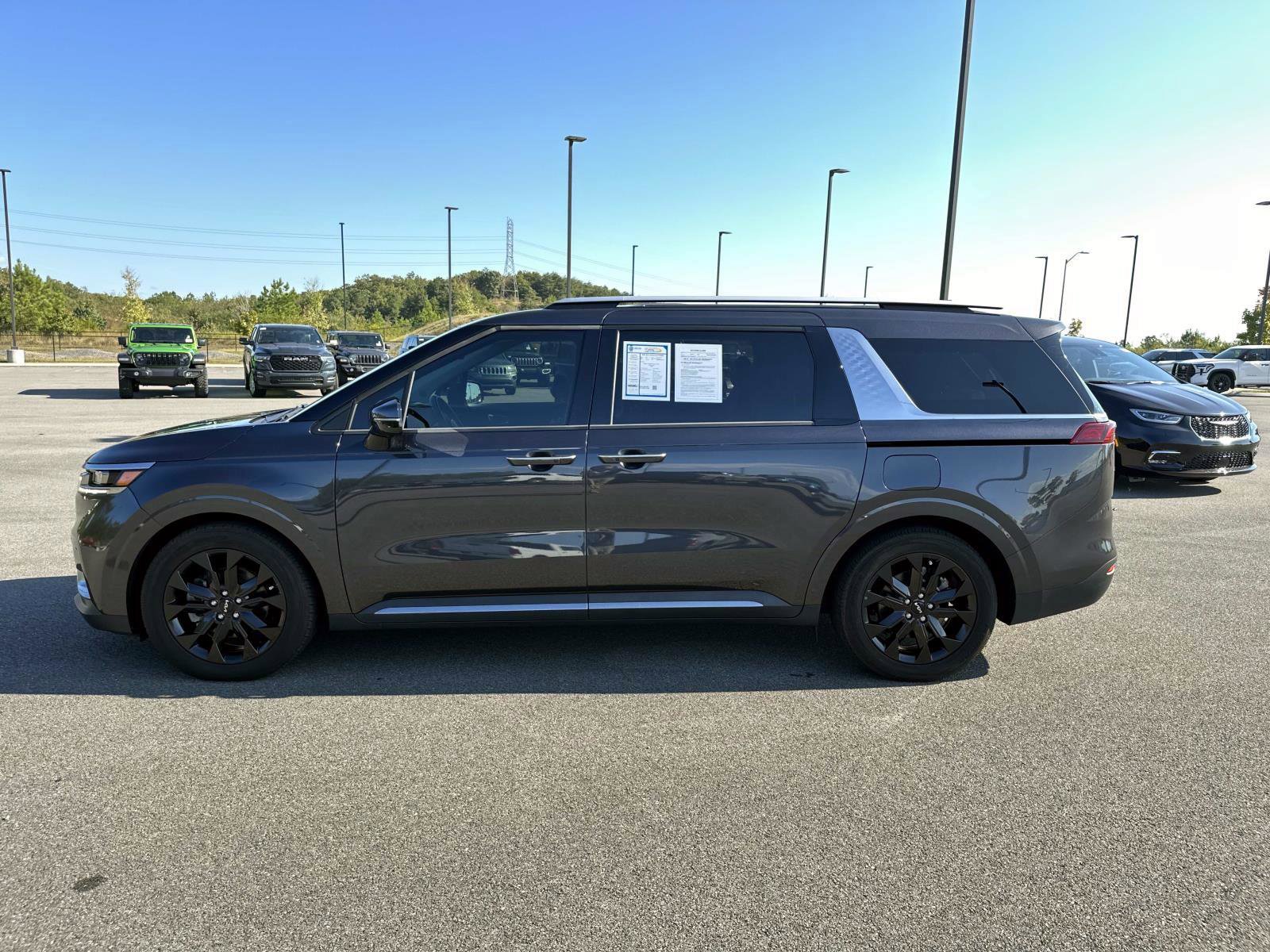 Used 2024 Kia Carnival SX Prestige image 8