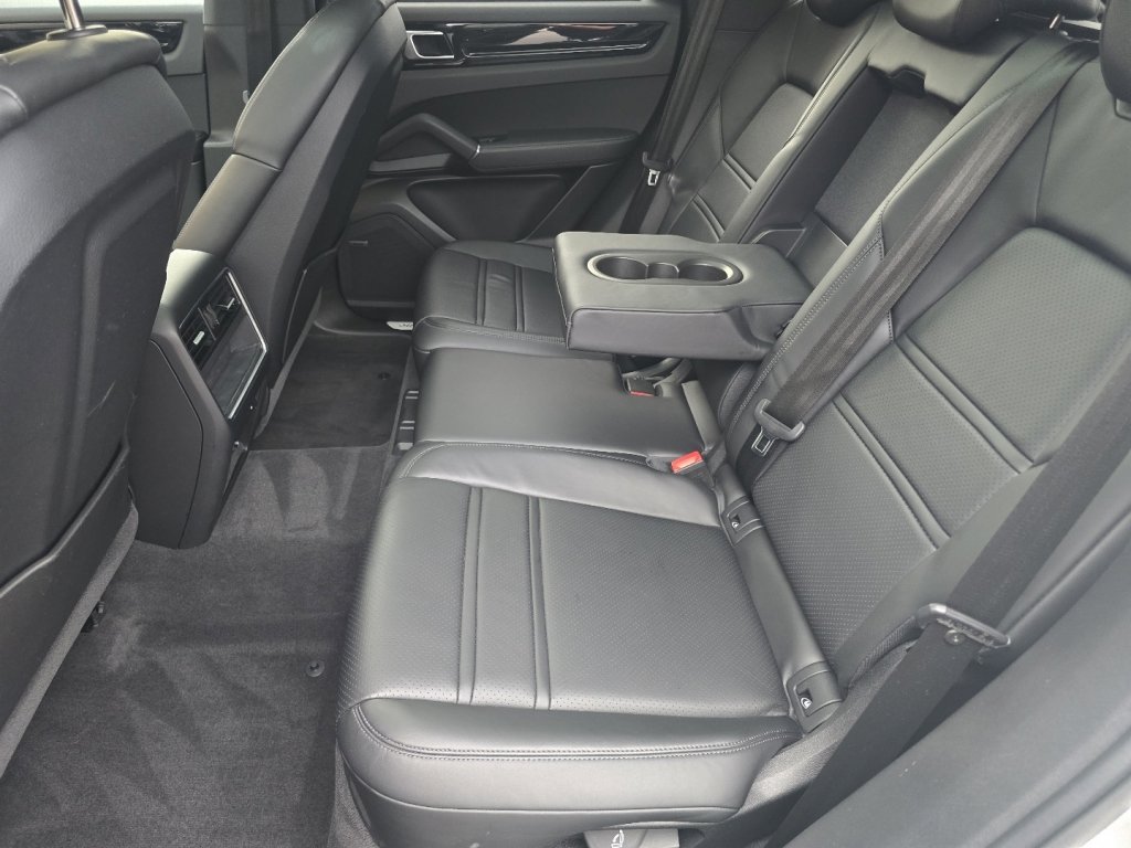 Certified 2023 Porsche Cayenne image 36