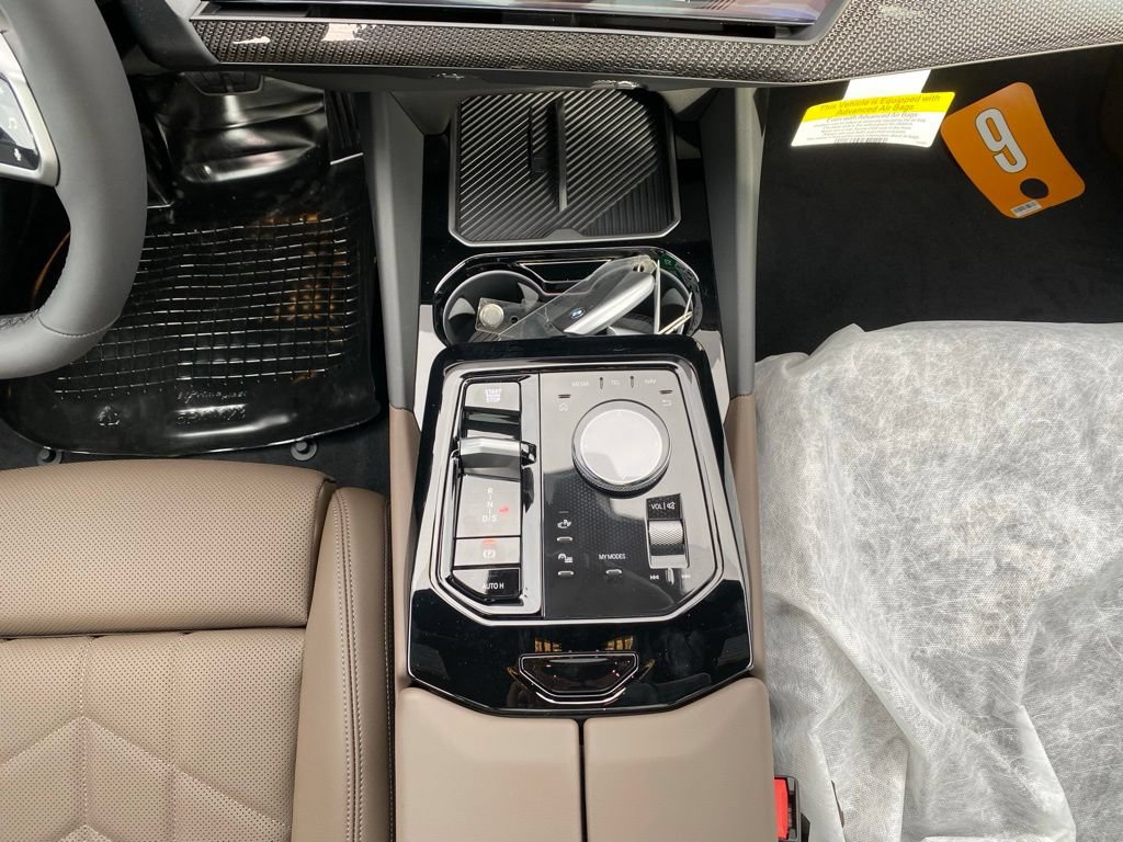 New 2027 BMW 550e xDrive AWD/4WD image 9