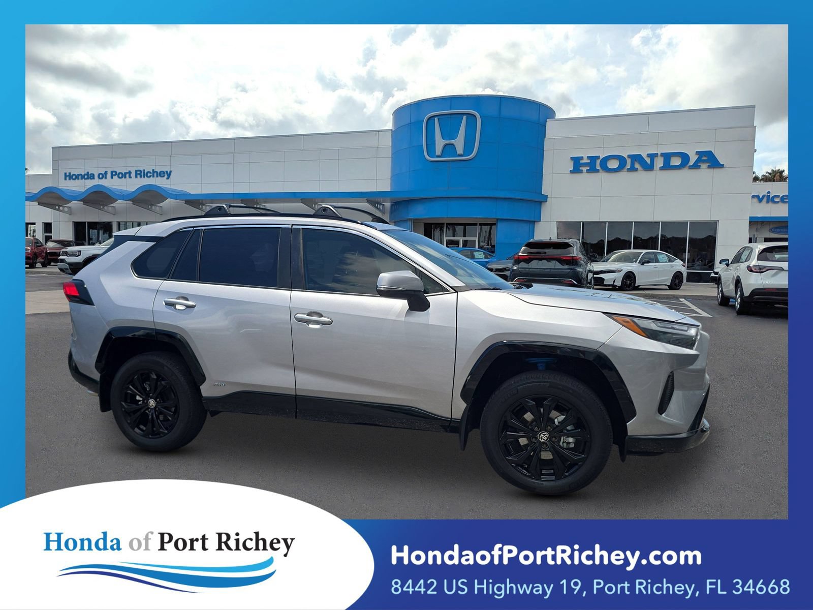 Used 2024 Toyota RAV4 SE AWD/4WD image 1