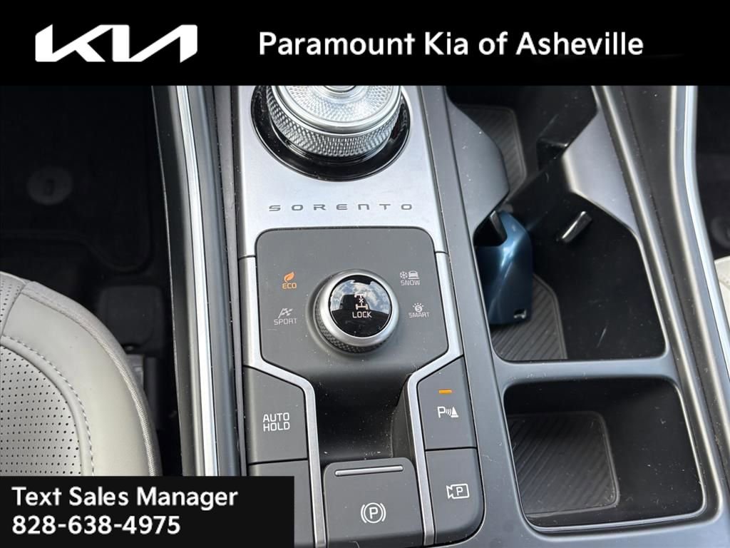 Certified 2025 Kia Sorento EX image 26