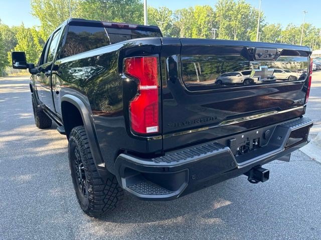 Used 2025 Chevrolet Silverado 2500 ZR2 w/ Technology Package AWD/4WD image 15