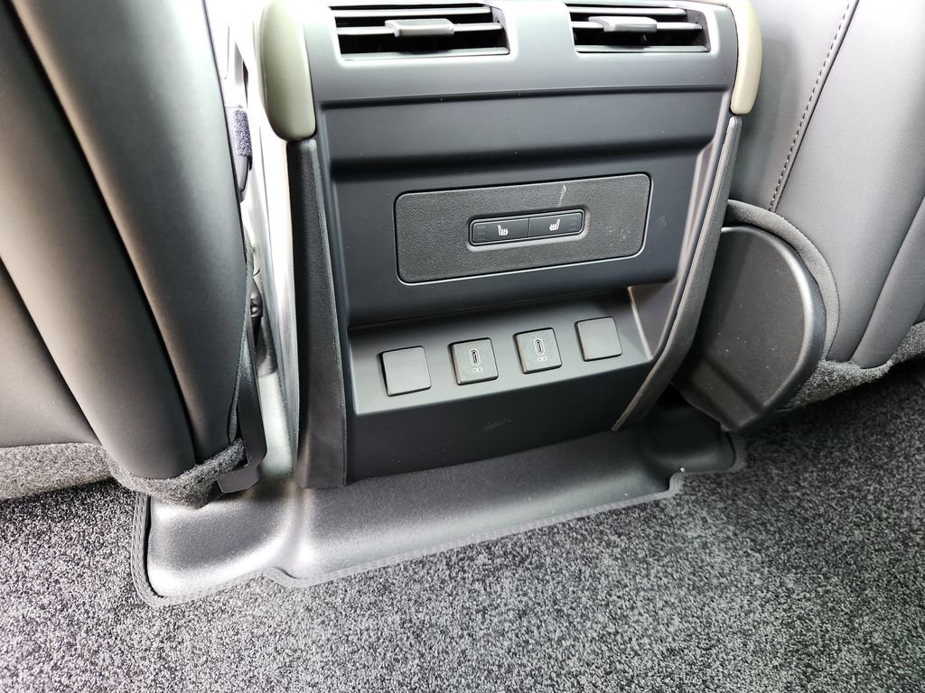 Used 2026 Land Rover Defender 110 S AWD/4WD image 12