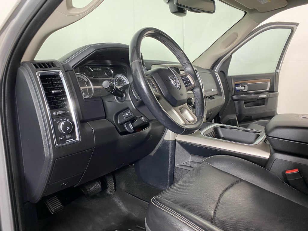 Used 2017 RAM 1500 Laramie w/ Convenience Group AWD/4WD image 2