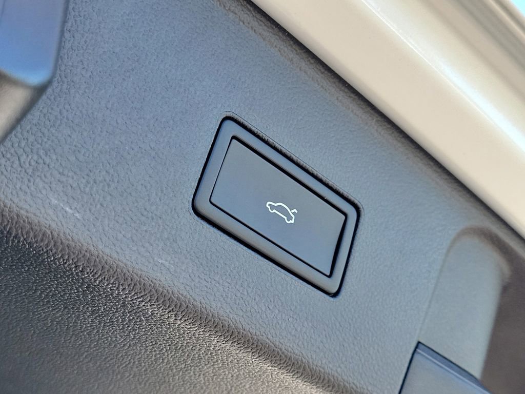 New 2026 Volkswagen Atlas SEL Premium R-Line image 7