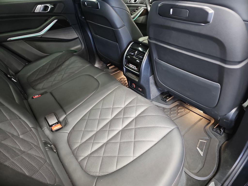 Used 2024 BMW X5 xDrive40i w/ Premium Package AWD/4WD image 11