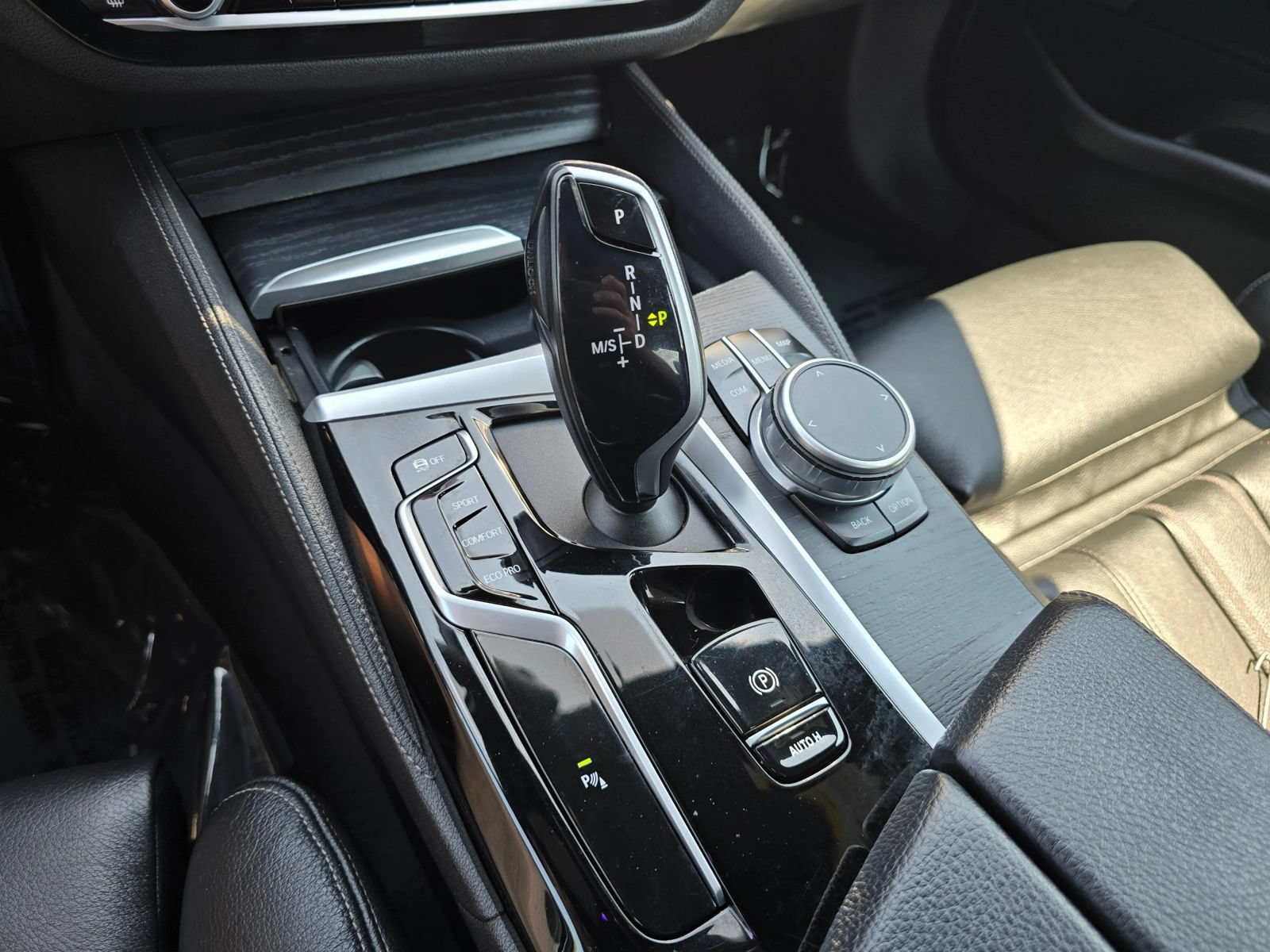 Used 2021 BMW 530i xDrive AWD/4WD image 39