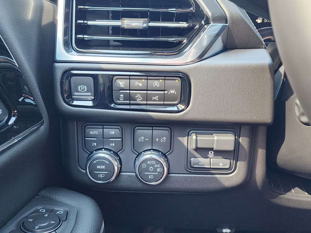 New 2026 GMC Yukon Denali image 19