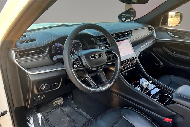 Used 2023 Jeep Grand Cherokee Overland AWD/4WD image 17