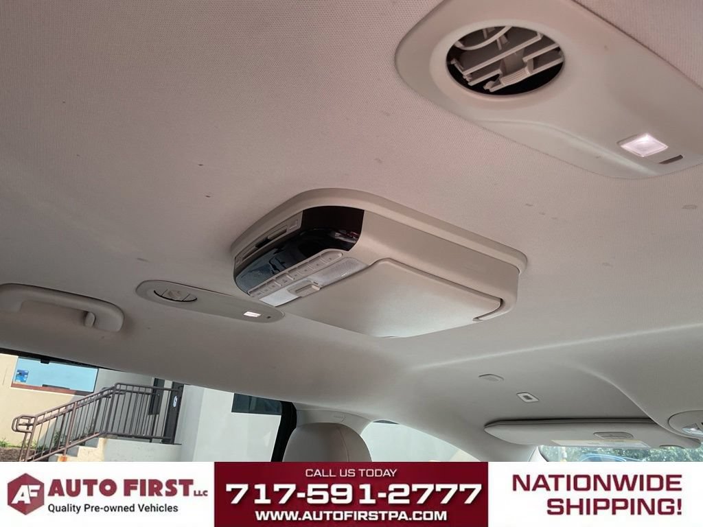 Used 2018 Chrysler Pacifica Touring-L w/ Advanced Safetytec Group FWD image 16