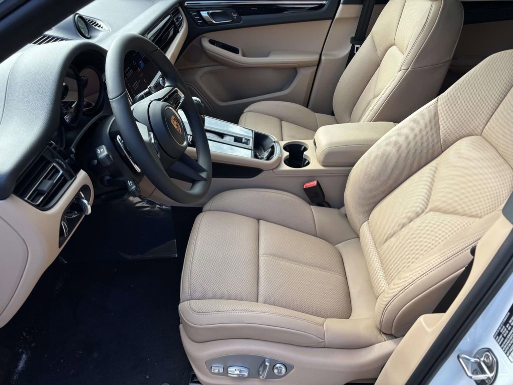 New 2026 Porsche Macan image 20