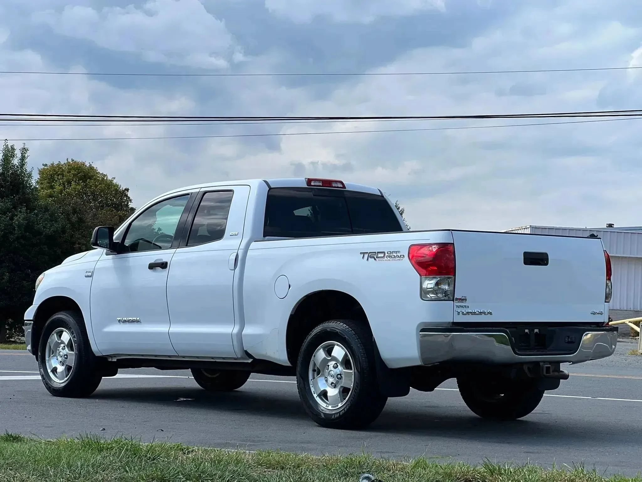 Used 2008 Toyota Tundra SR5 w/ TRD Off-Road Pkg AWD/4WD image 3