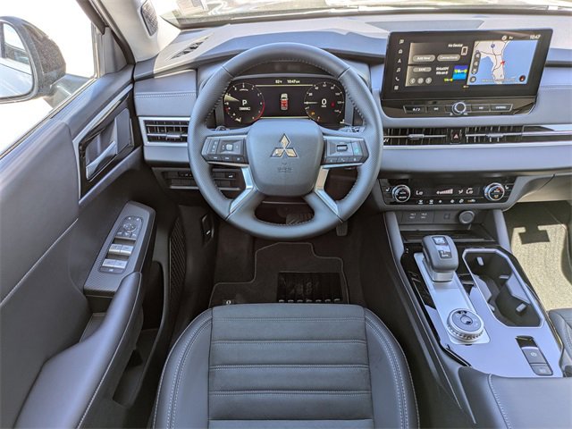 New 2025 Mitsubishi Outlander SE image 15