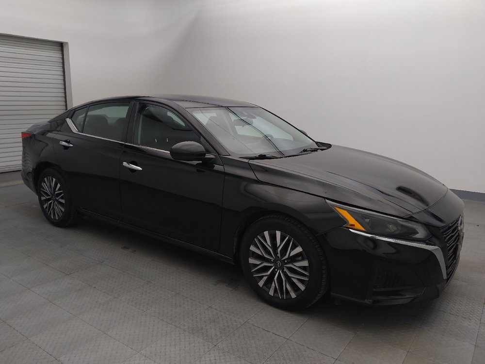 Used 2023 Nissan Altima 2.5 SV image 11