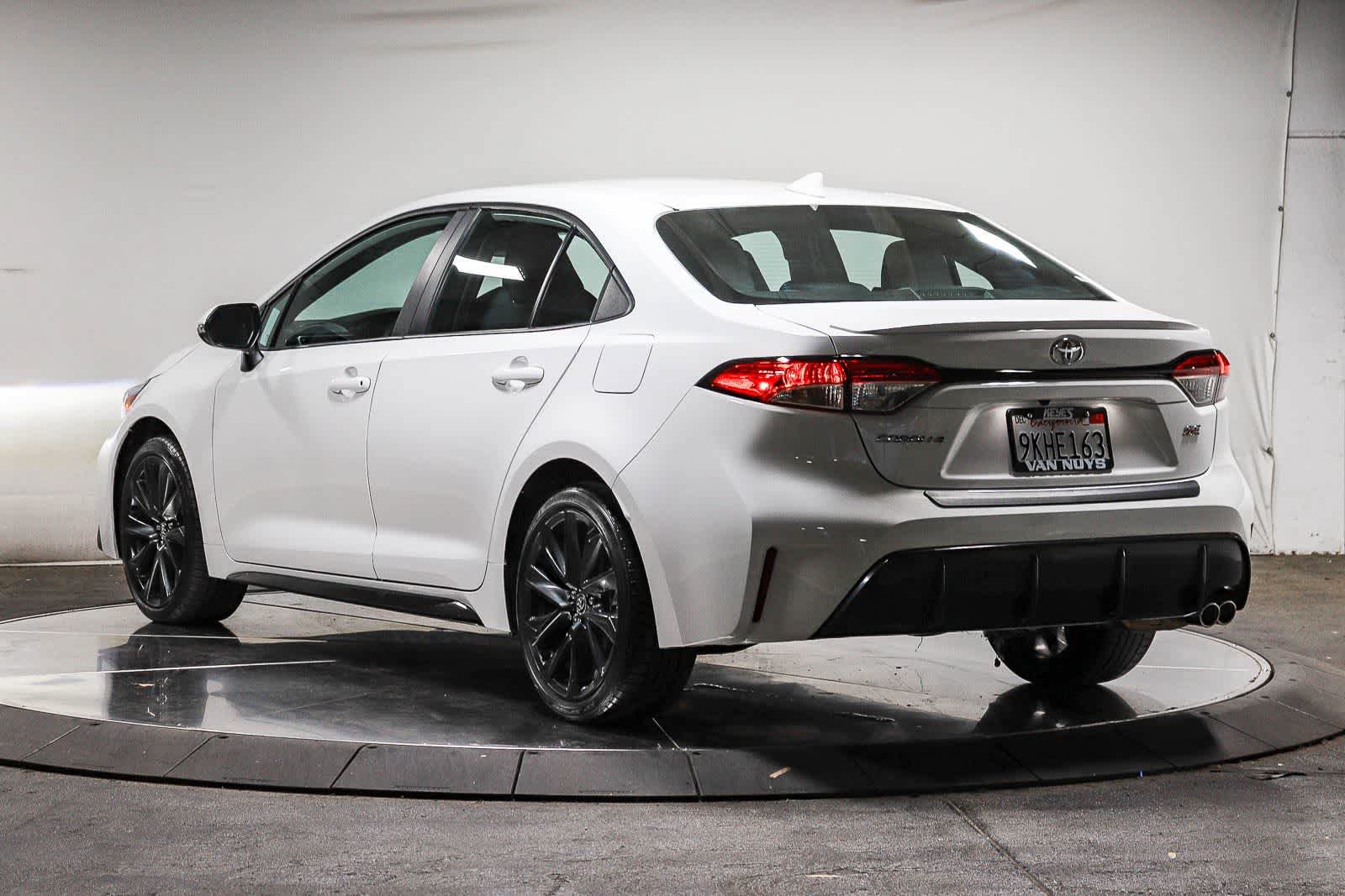 Certified 2024 Toyota Corolla SE FWD image 3
