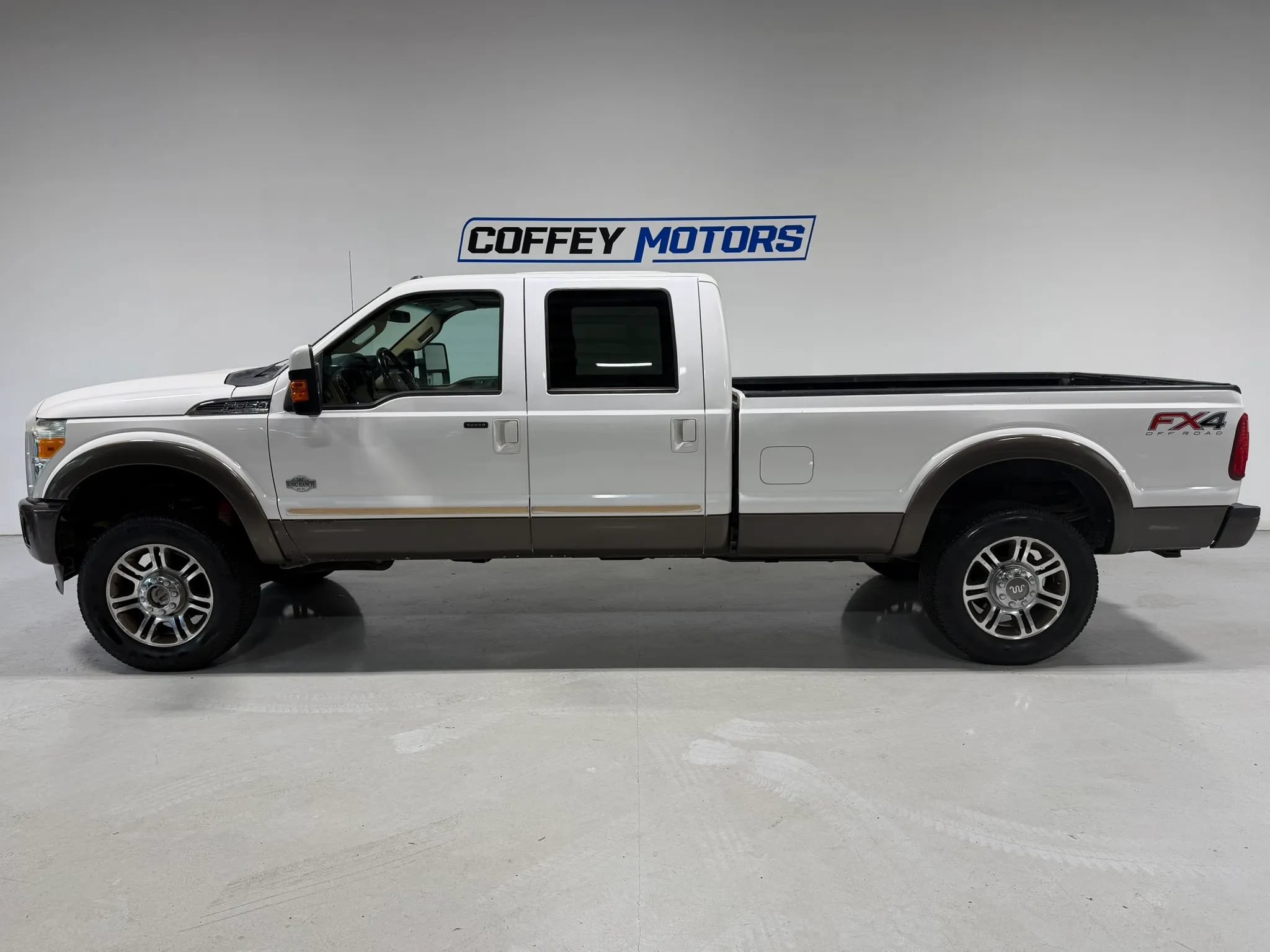 Used 2016 Ford F350 King Ranch AWD/4WD image 3