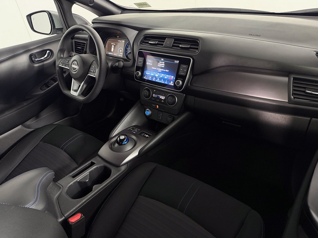 Used 2025 Nissan Leaf S FWD image 14