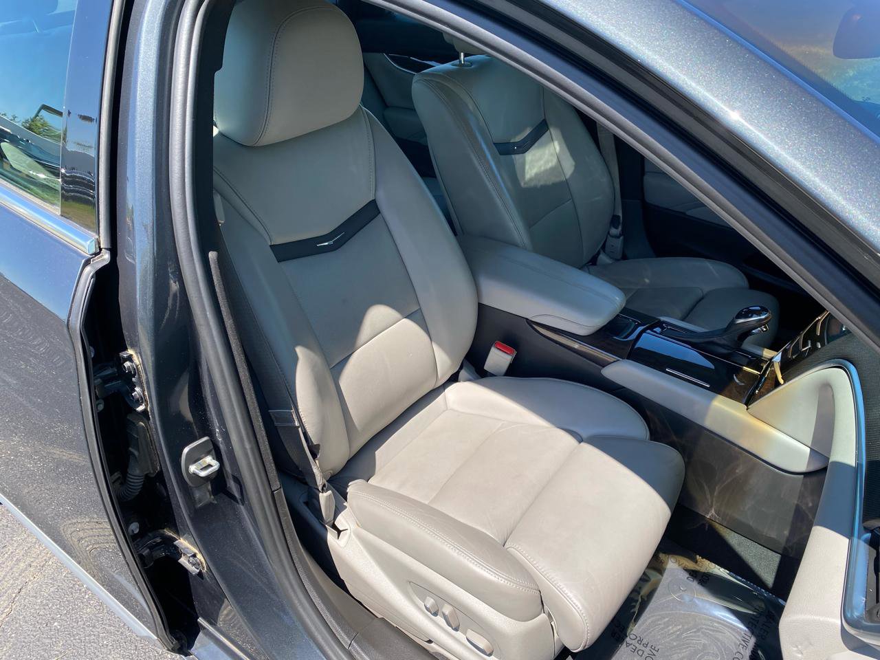 Used 2013 Cadillac XTS Luxury FWD image 18