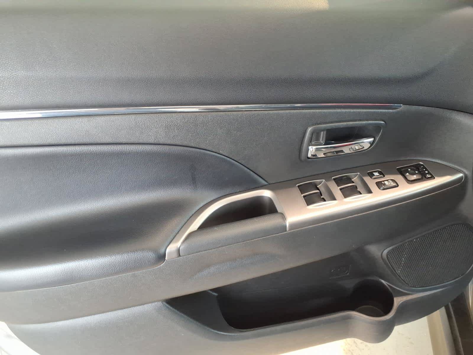 Used 2024 Mitsubishi Outlander Sport SE AWD/4WD image 14