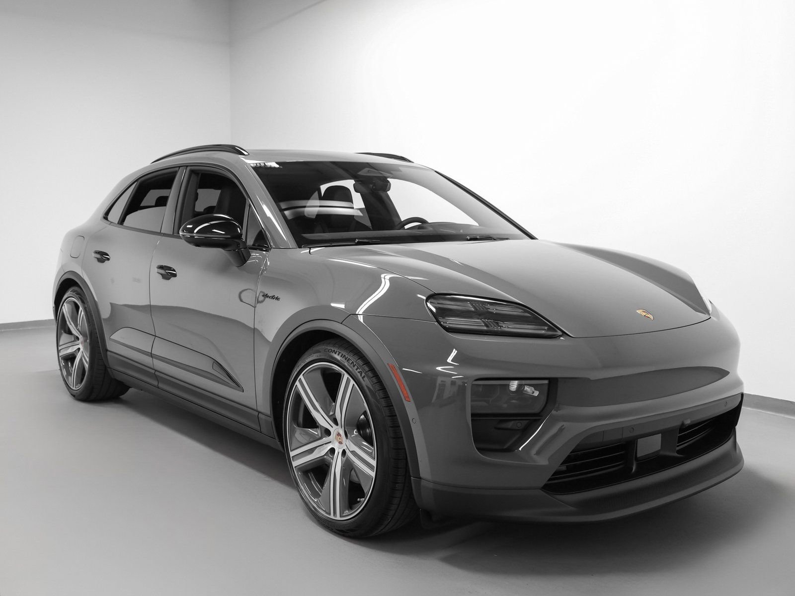 New 2025 Porsche Macan 4S Electric image 10