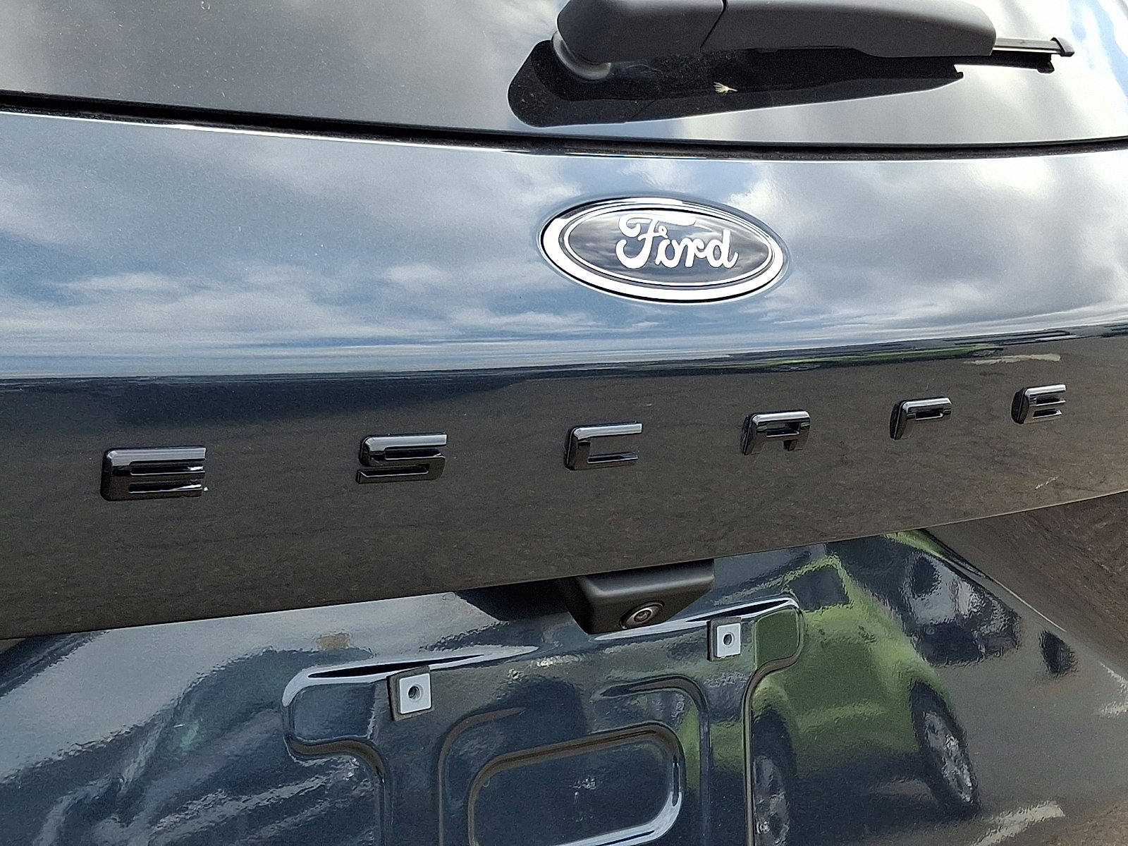 Certified 2022 Ford Escape SEL w/ SEL Stealth AWD Package image 29