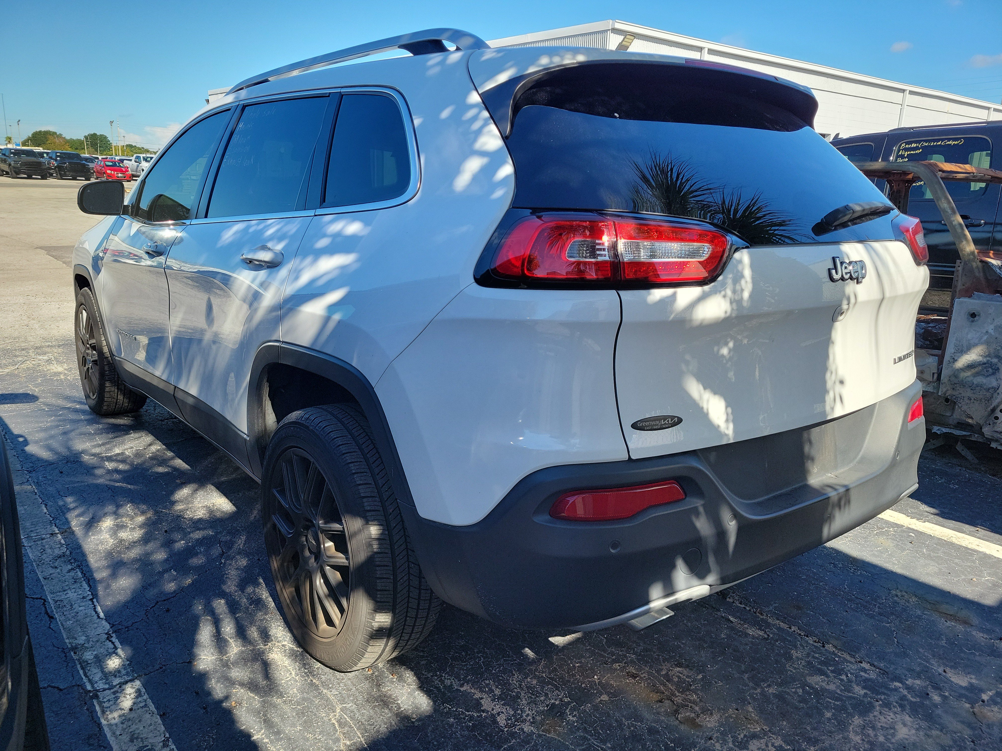 Used 2018 Jeep Cherokee Limited FWD image 4