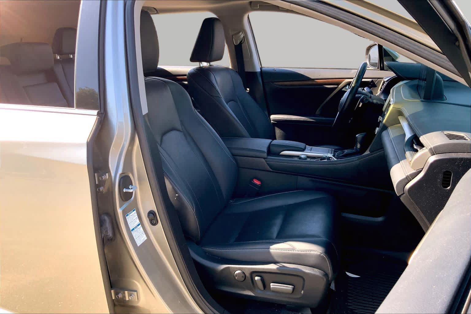Used 2020 Lexus RX 350L Premium w/ Premium Package AWD/4WD image 9