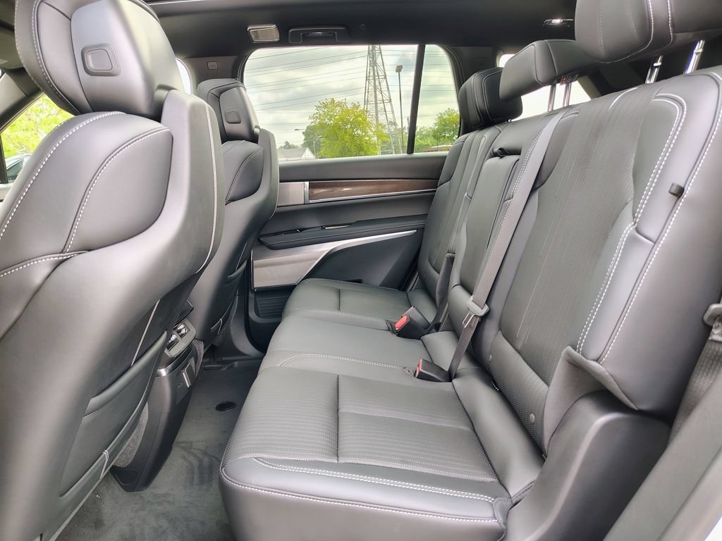 New 2027 Cadillac Vistiq Premium Luxury AWD/4WD image 42