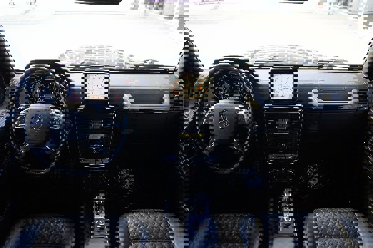 Used 2015 Mercedes-Benz G 63 AMG 4MATIC w/ PA6 Package image 14