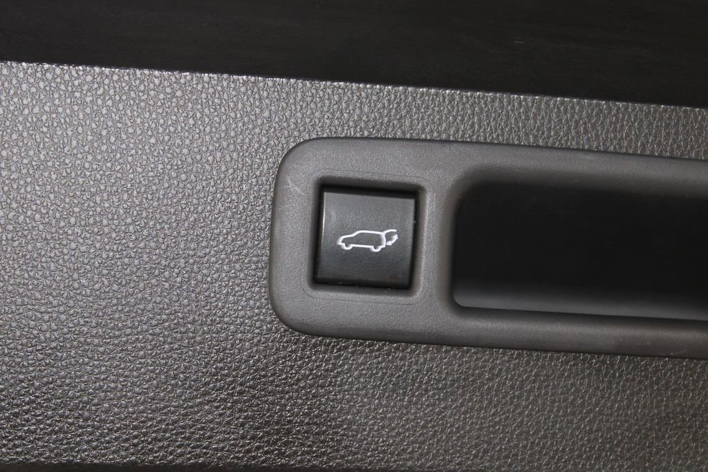 Used 2022 Toyota Highlander XLE image 17