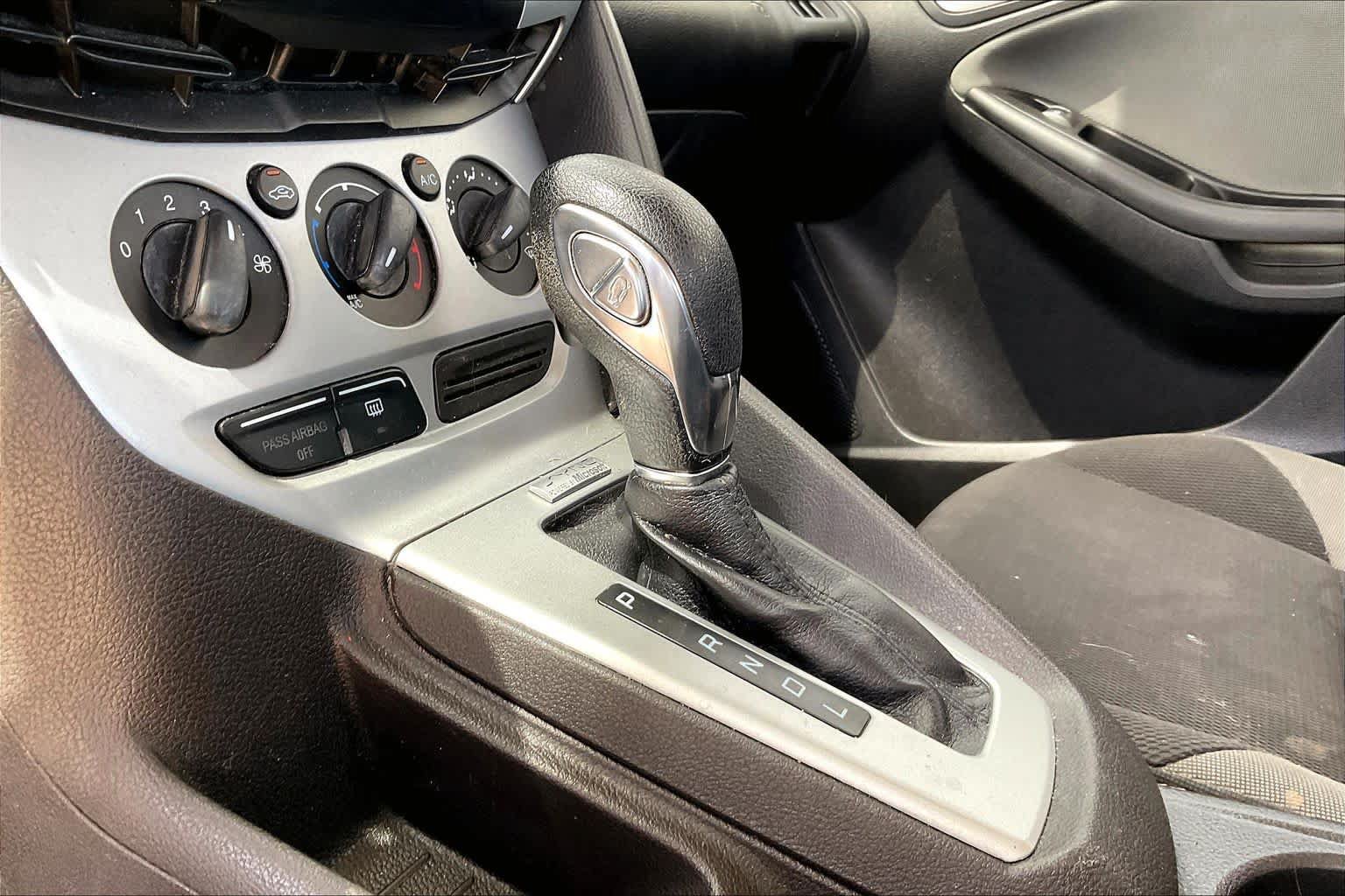 Used 2014 Ford Focus SE FWD image 16