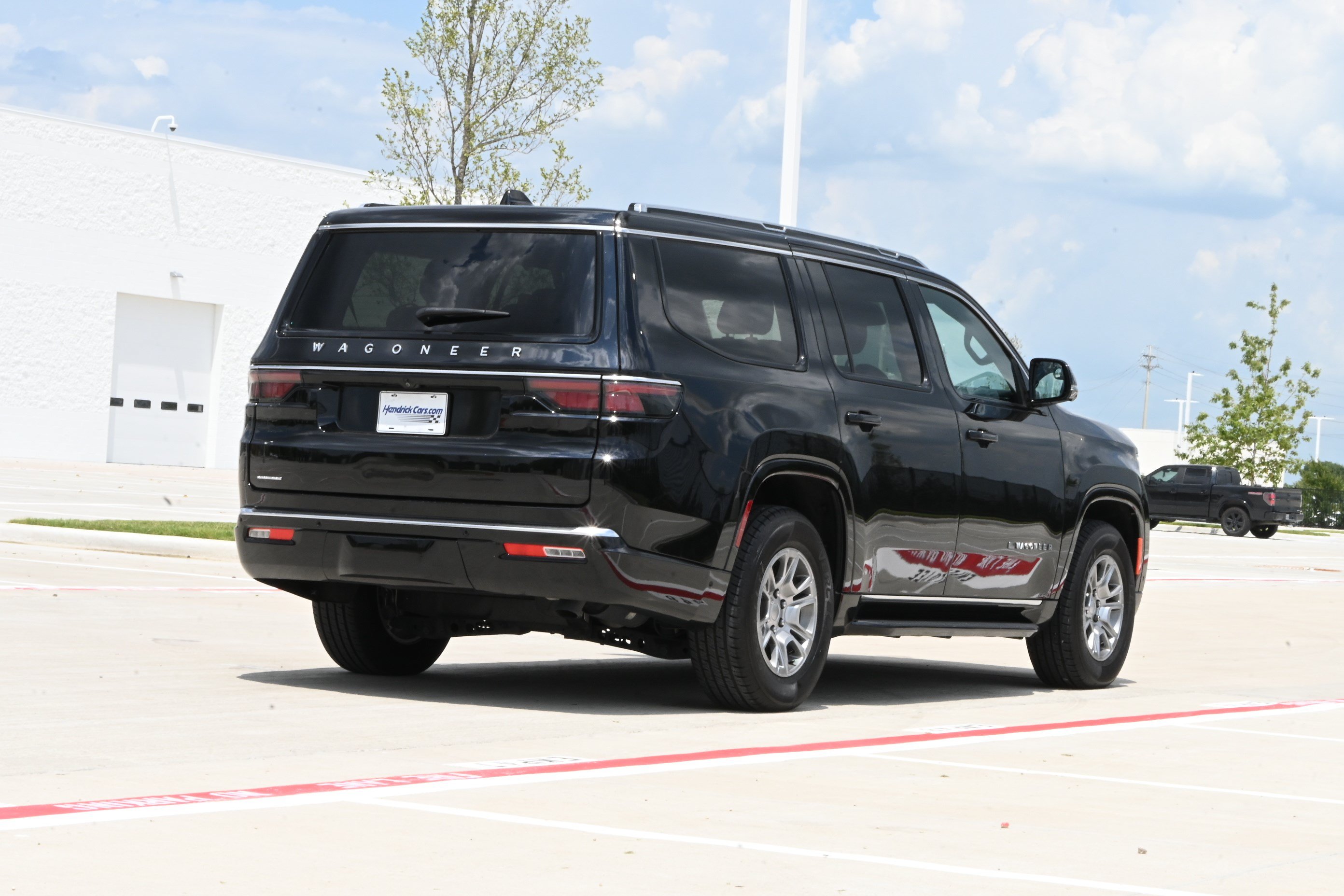 Used 2023 Jeep Wagoneer 4WD w/ Convenience Group I image 9