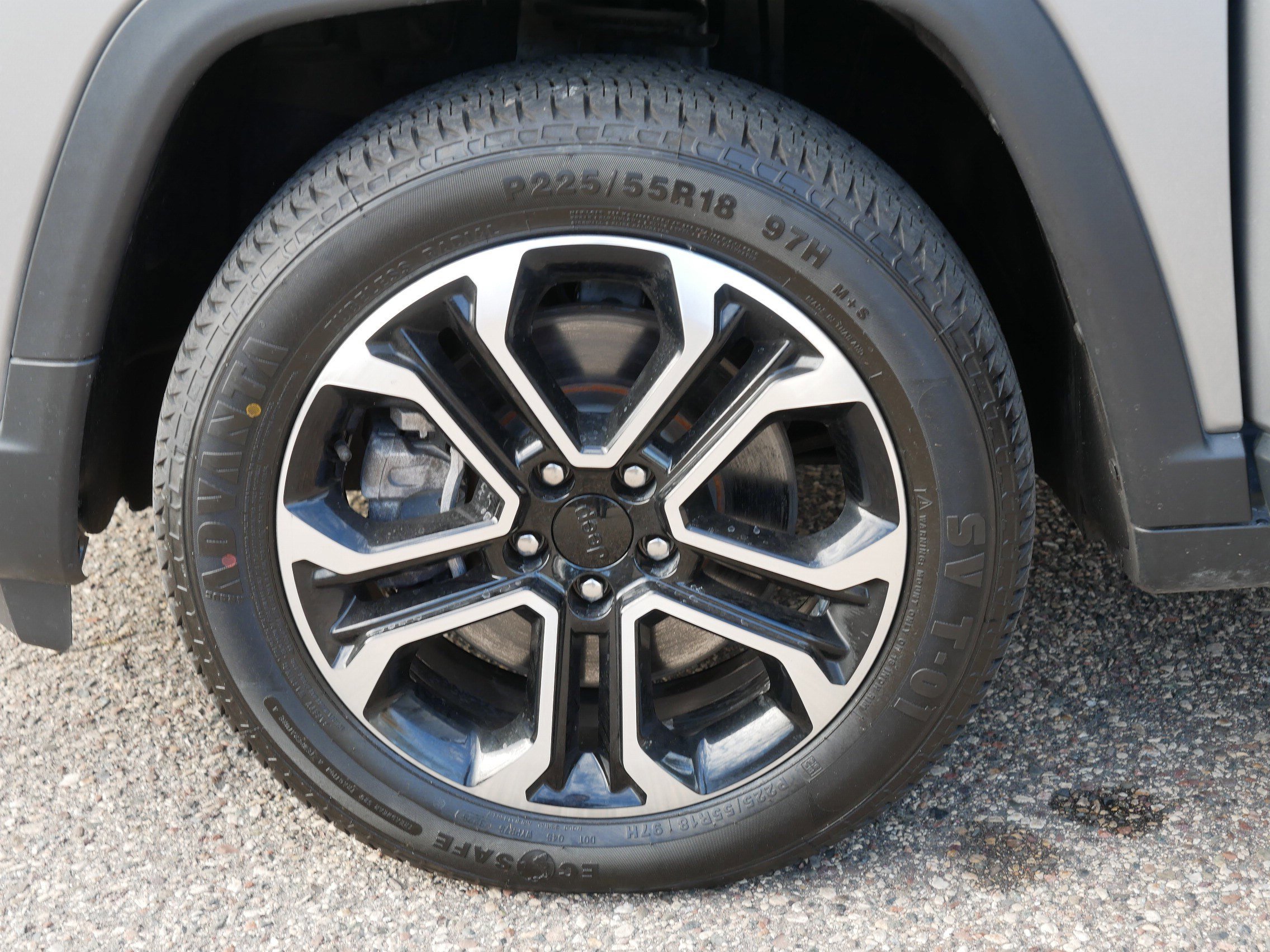 Used 2024 Jeep Compass Limited image 15