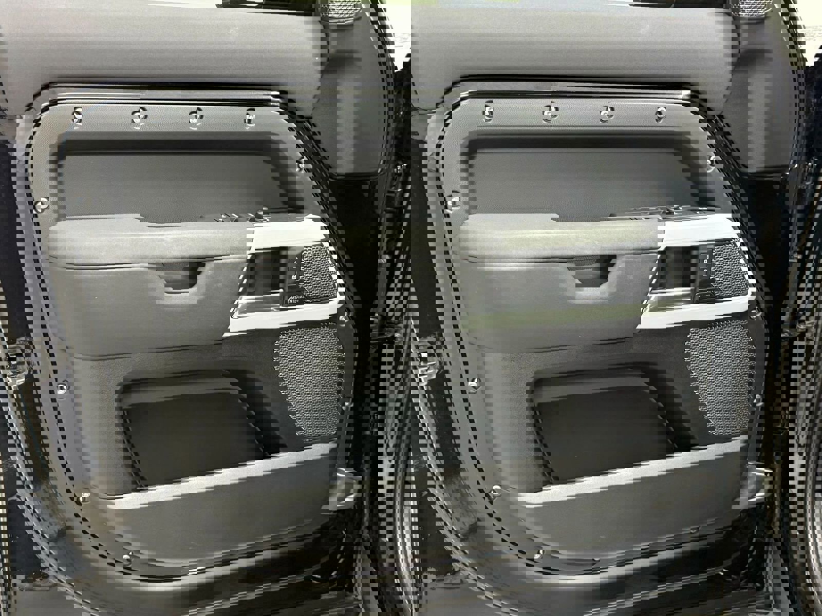 Used 2022 Land Rover Defender 110 S image 28