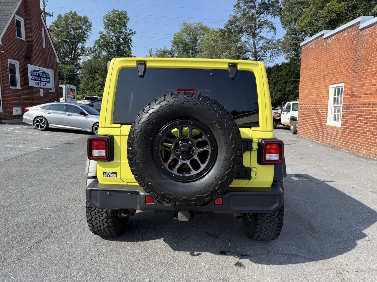 Used 2023 Jeep Wrangler Unlimited Sport AWD/4WD image 9