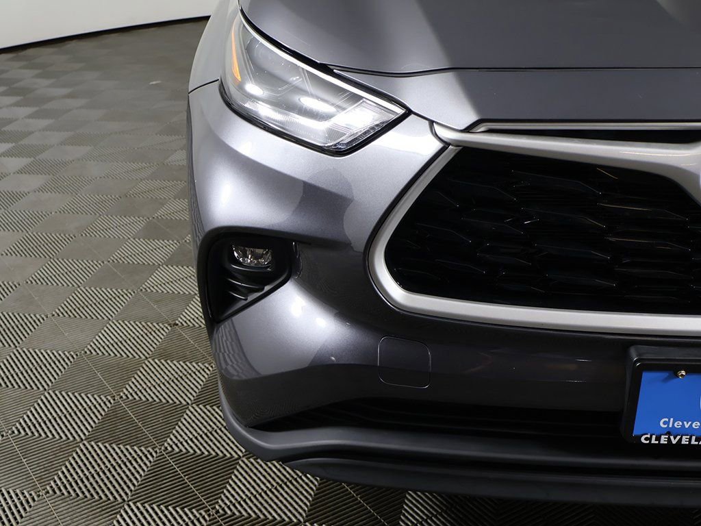 Used 2022 Toyota Highlander XLE image 14